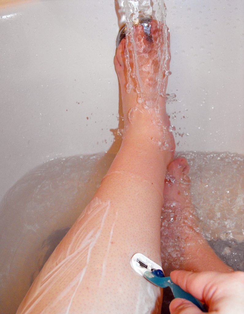 6 Tips On How To shave Your legs Smoothly And Without Ingrown Hair