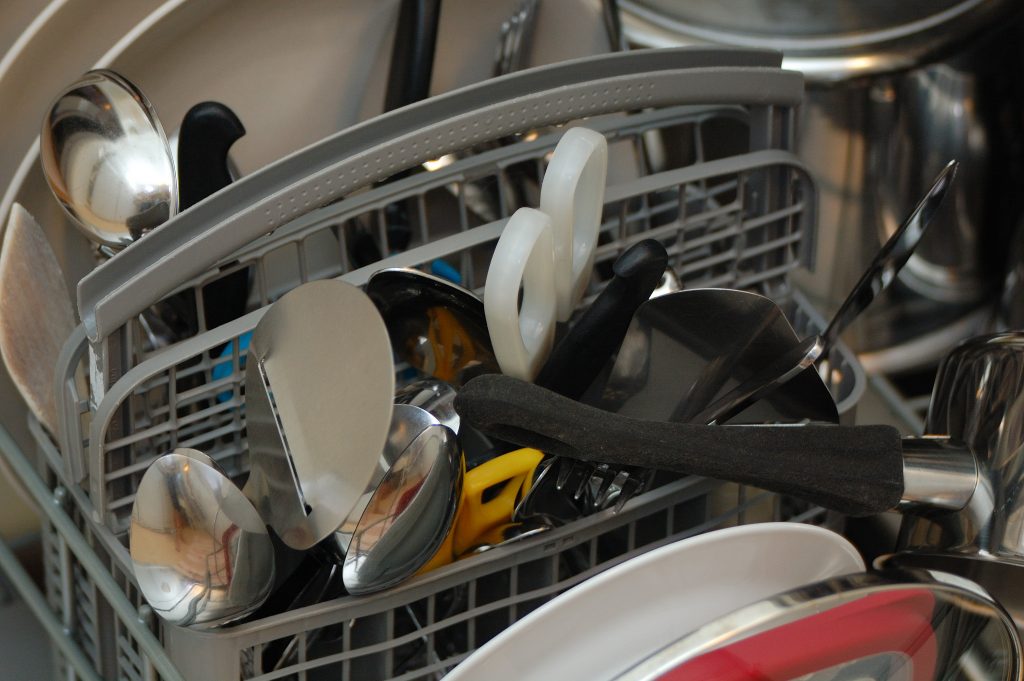 8 common mistakes in the operation of the dishwasher