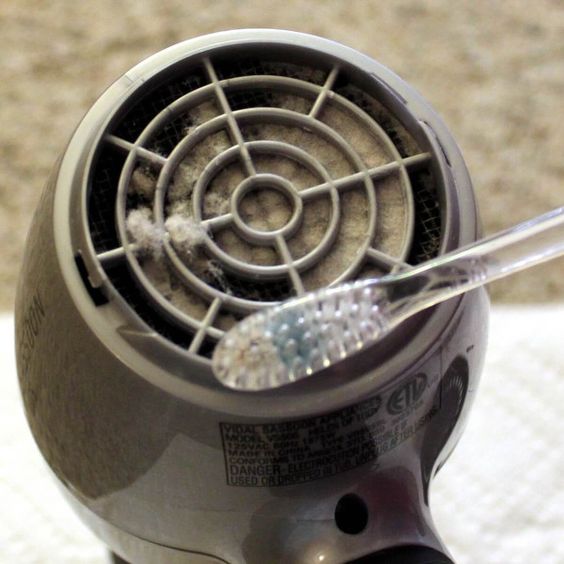 9 Common Mistakes When Dusting And How To Avoid Them