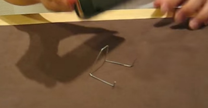 13 clever DIY tricks with the good old paperclip for desk and more.