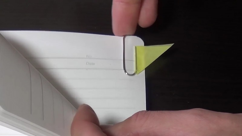 13 clever DIY tricks with the good old paperclip for desk and more.