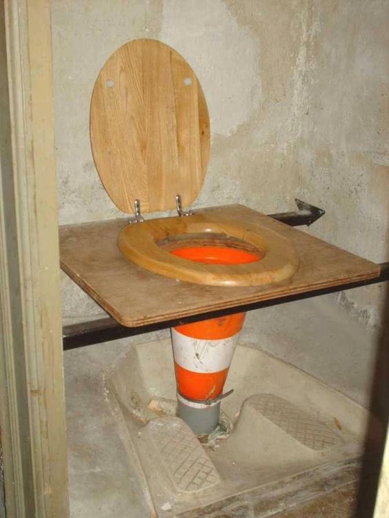 15 ludicrous toilets.