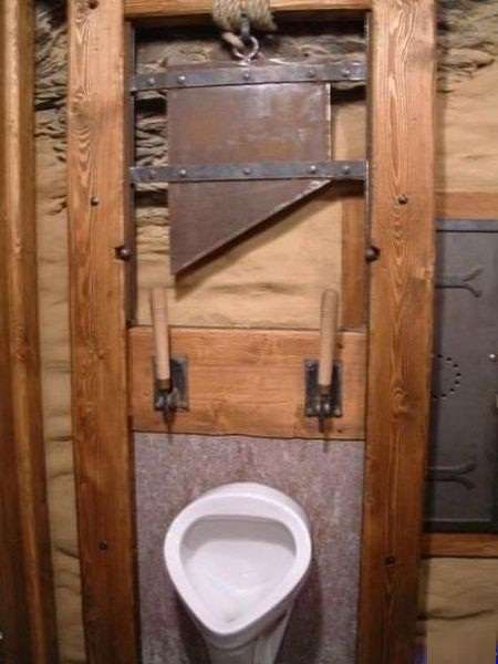 15 ludicrous toilets.