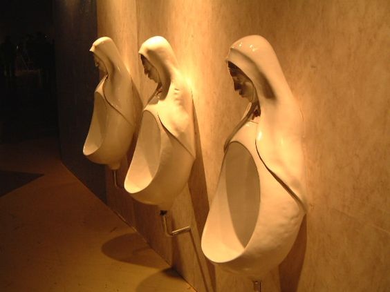 15 ludicrous toilets.