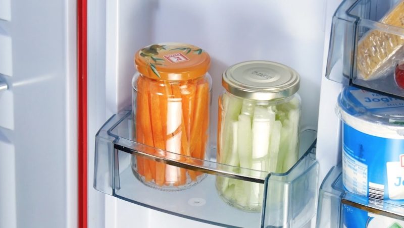 8 tricks that keep your fridge neat.