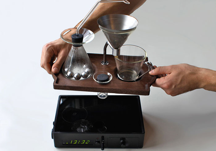 Gotta have it Alarm clock that wakes you up with a freshly brewed coffee