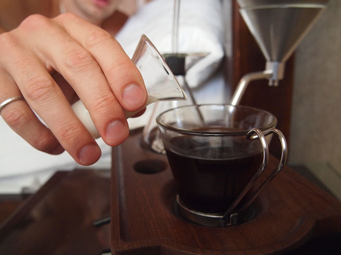 Gotta have it Alarm clock that wakes you up with a freshly brewed coffee