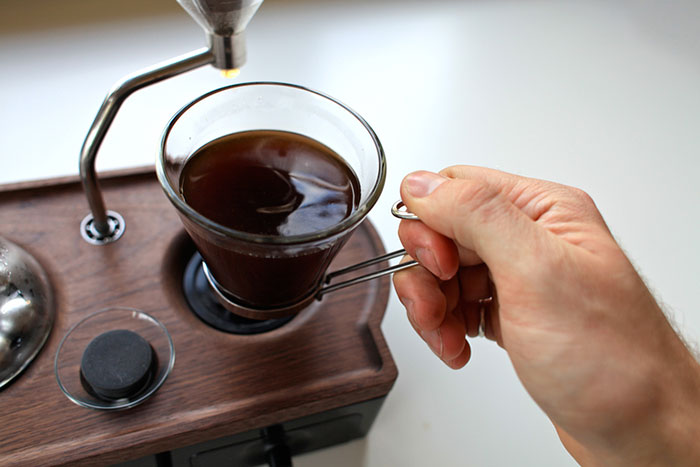 Gotta have it Alarm clock that wakes you up with a freshly brewed coffee