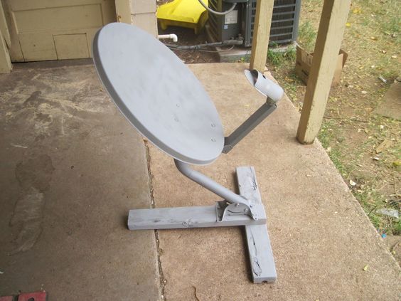 Reinforce WLAN signal with satellite dish from CD and satellite dish.